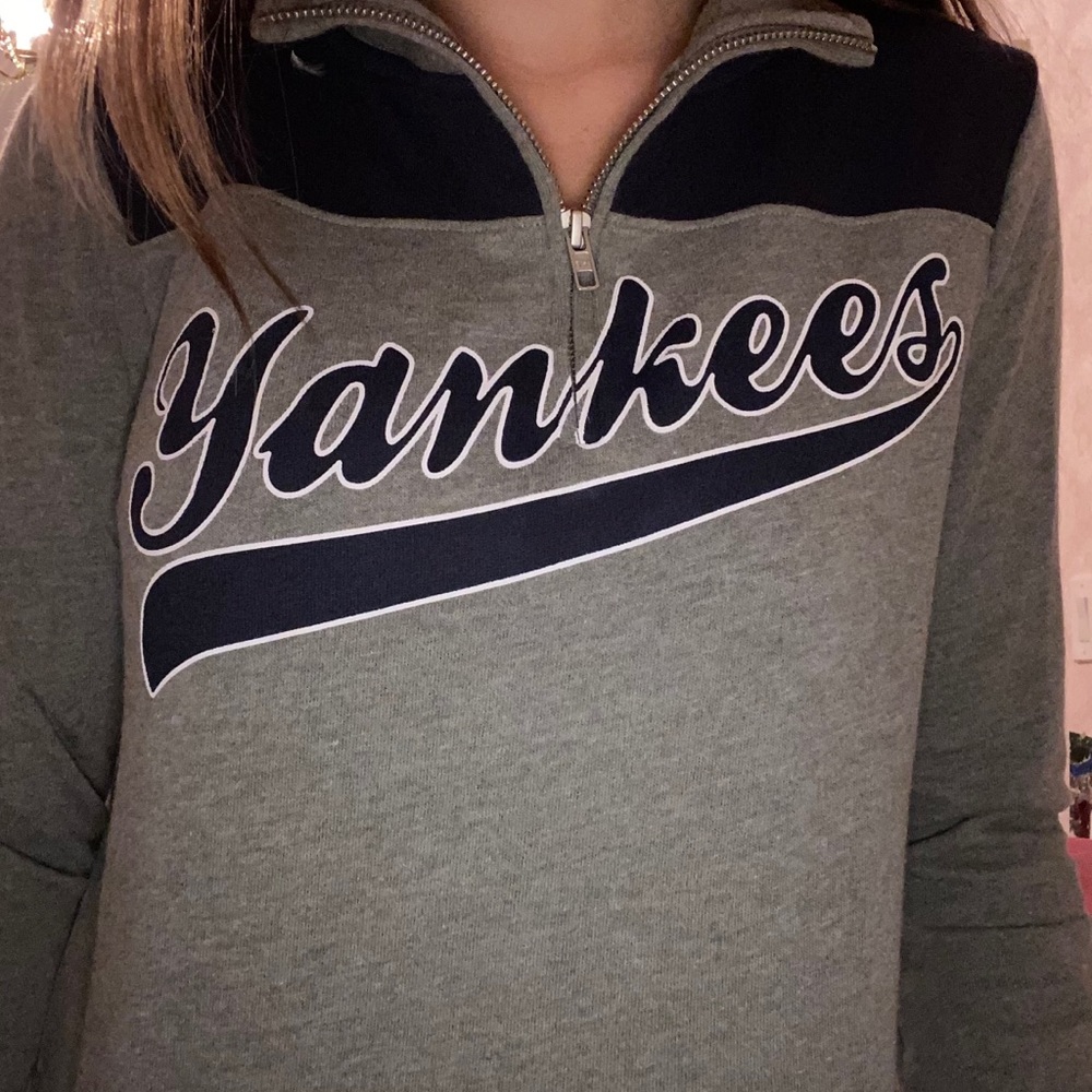 Victoria’s Secret PINK Yankees Quarter Zip